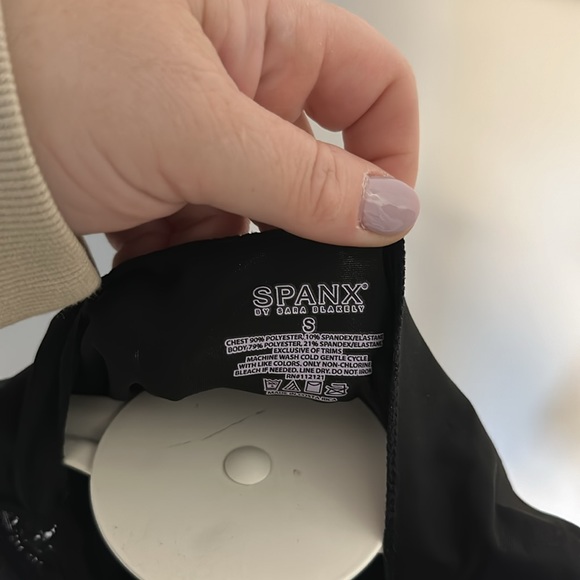 SPANX by Sara Blakely tank top lace detail - Picture 3 of 6